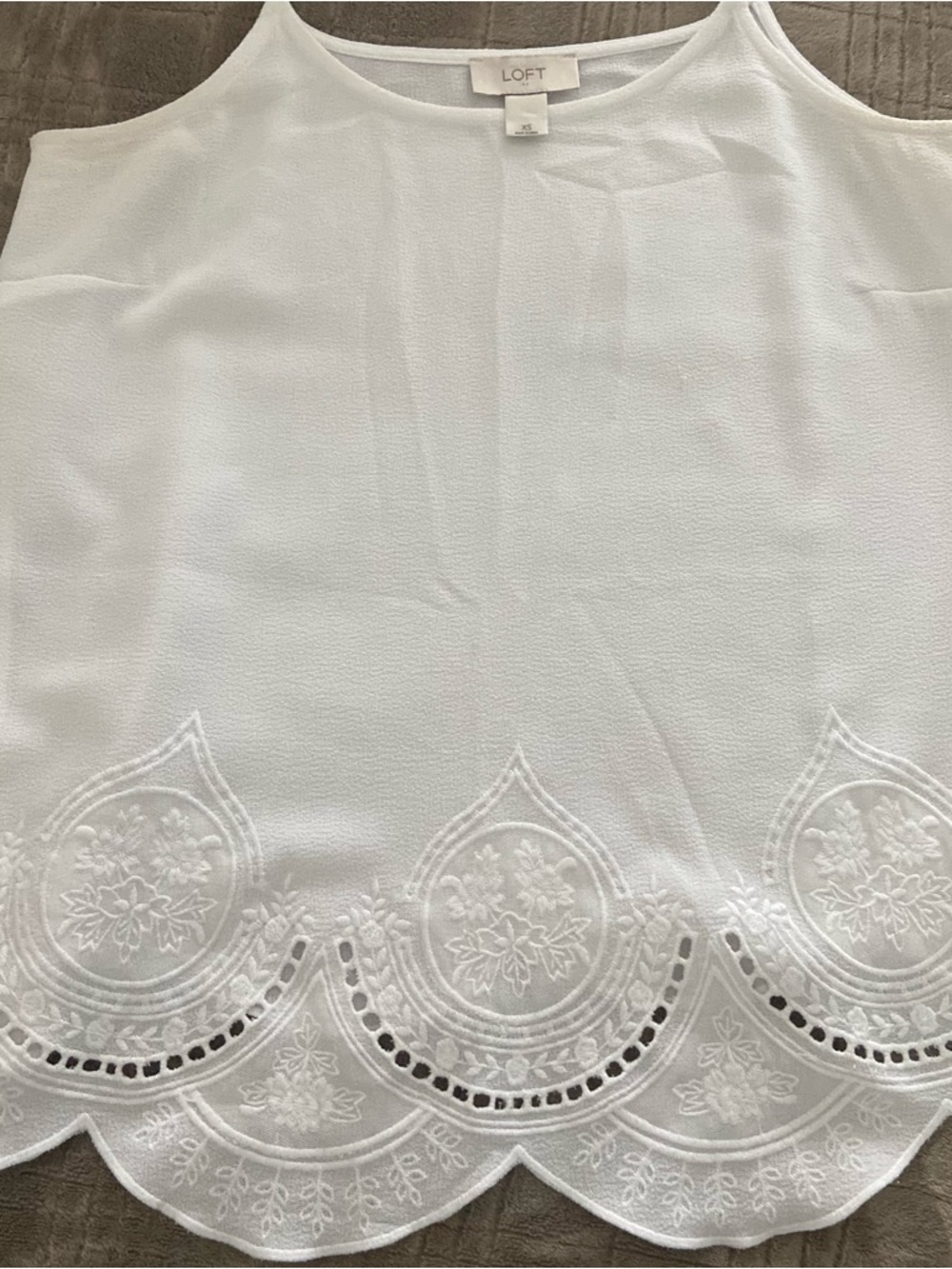 LOFT BRIGHT White Embroidered Scallop-Hem thin straps Boho top.  Quality fabric